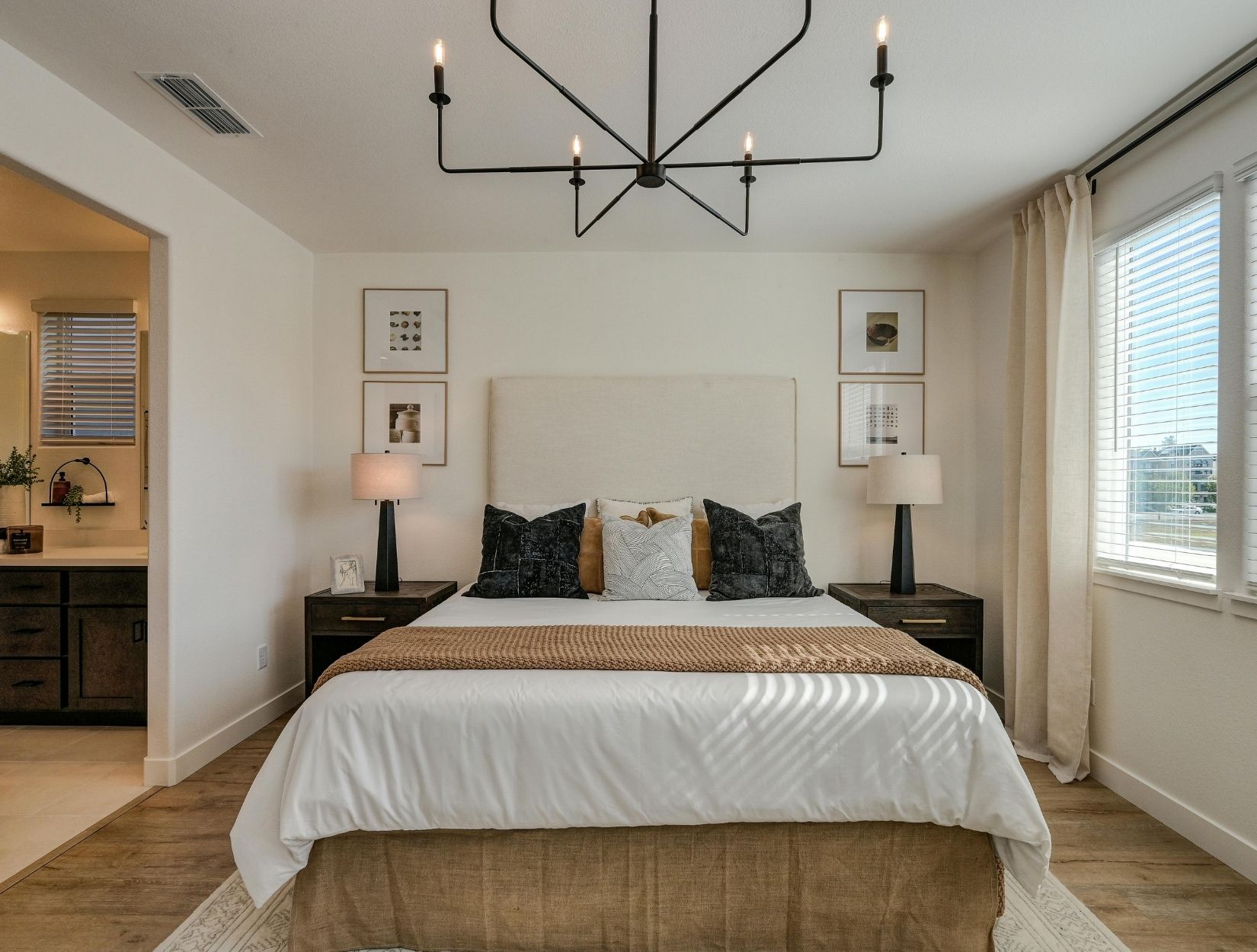 Where can I find professional housekeeping services in Paradise?